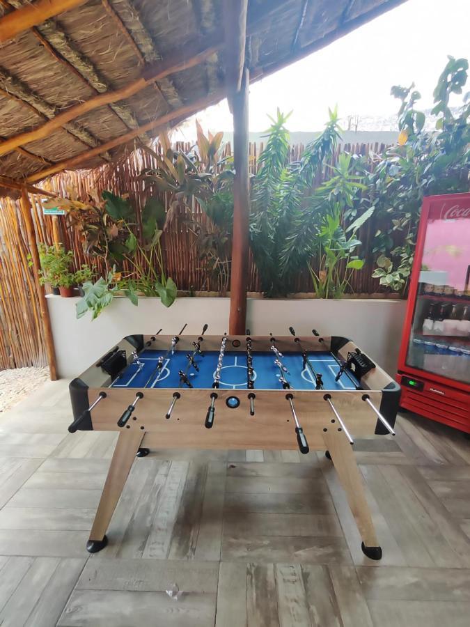 New Friends Hostel & Bar Adults Only Вальядолид Экстерьер фото